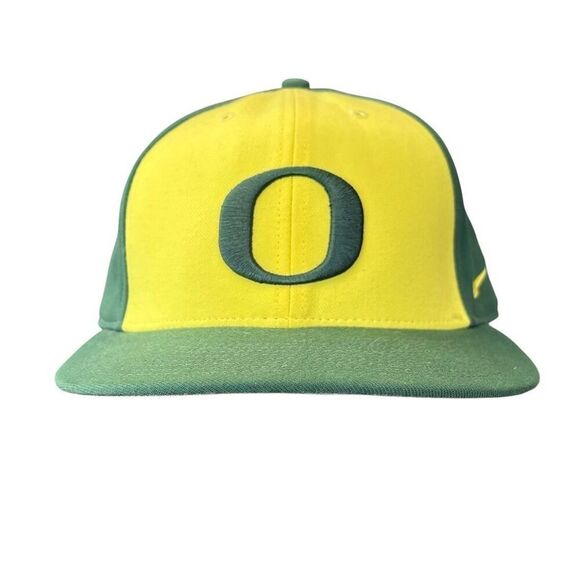 Nike Oregon Ducks Vintage Fitted Hat Green Unisex Size 7 - Picture 1 of 6